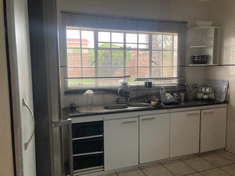 5 Bedroom Property for Sale in West Bank Eastern Cape